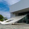 從地面輕巧「掀起」沒有牆柱的鏡面涼亭！北美館2026 X-site計畫《鏡・亭・山：相看兩不厭》　