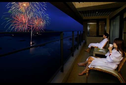 花火點亮日月潭秋夜！ 精選「日月潭五間特色旅宿」！