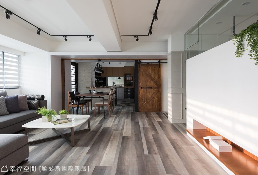 自然質感 × 現代工業風混搭宅│36坪