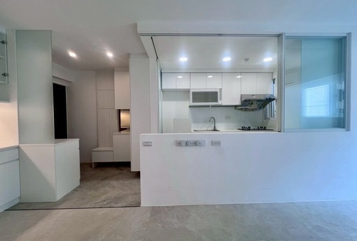 白淨簡約語彙 打造明亮寬敞收納宅│現代風│22坪