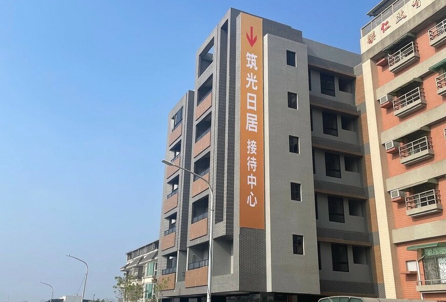 【阿明幫你看建案】高雄小港「筑光日居」實地開箱：2房28坪、3房32坪，低公設25.5%、單價28萬起，首購族能出手的景觀華廈