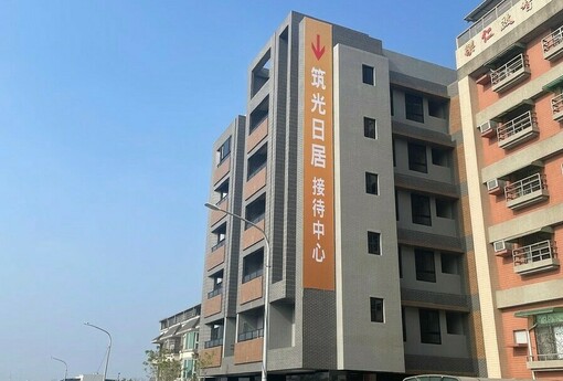 【阿明幫你看建案】高雄小港「筑光日居」實地開箱：2房28坪、3房32坪，低公設25.5%、單價28萬起，首購族能出手的景觀華廈