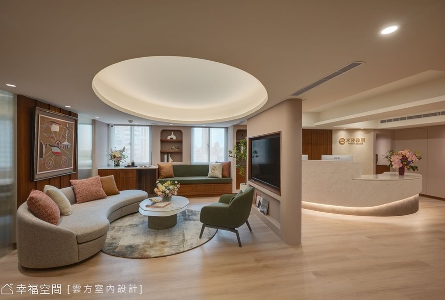揮別冰冷印象  百坪診所體現家的溫潤自在｜現代風｜100坪