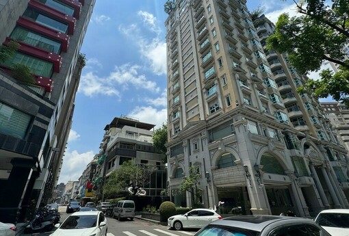 銀行大玩「雙標」！首購族被當韭菜割，轉貸戶卻爽拿2.185%地板價？寬限期一到，房貸族準備大逃亡！