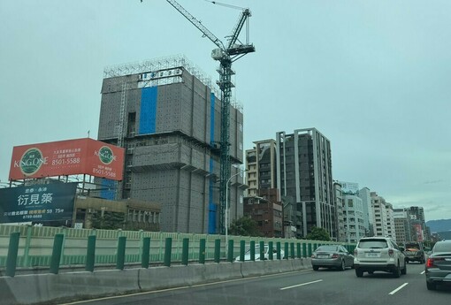 北市預售市場「推案腰斬、解約升溫」！Q2申報戶數暴跌56% 建商縮手「小宅試水溫」 專家：股市吸金，解約潮恐山雨欲來