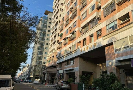 都更靠建商、社宅靠房東，政府除了發包補貼還會幹嘛？