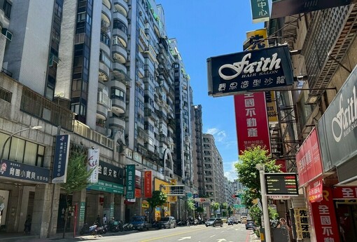 昔高喊打房正義、今跪求鬆綁！學者「華麗轉身」背後，是誰在急著開後門？