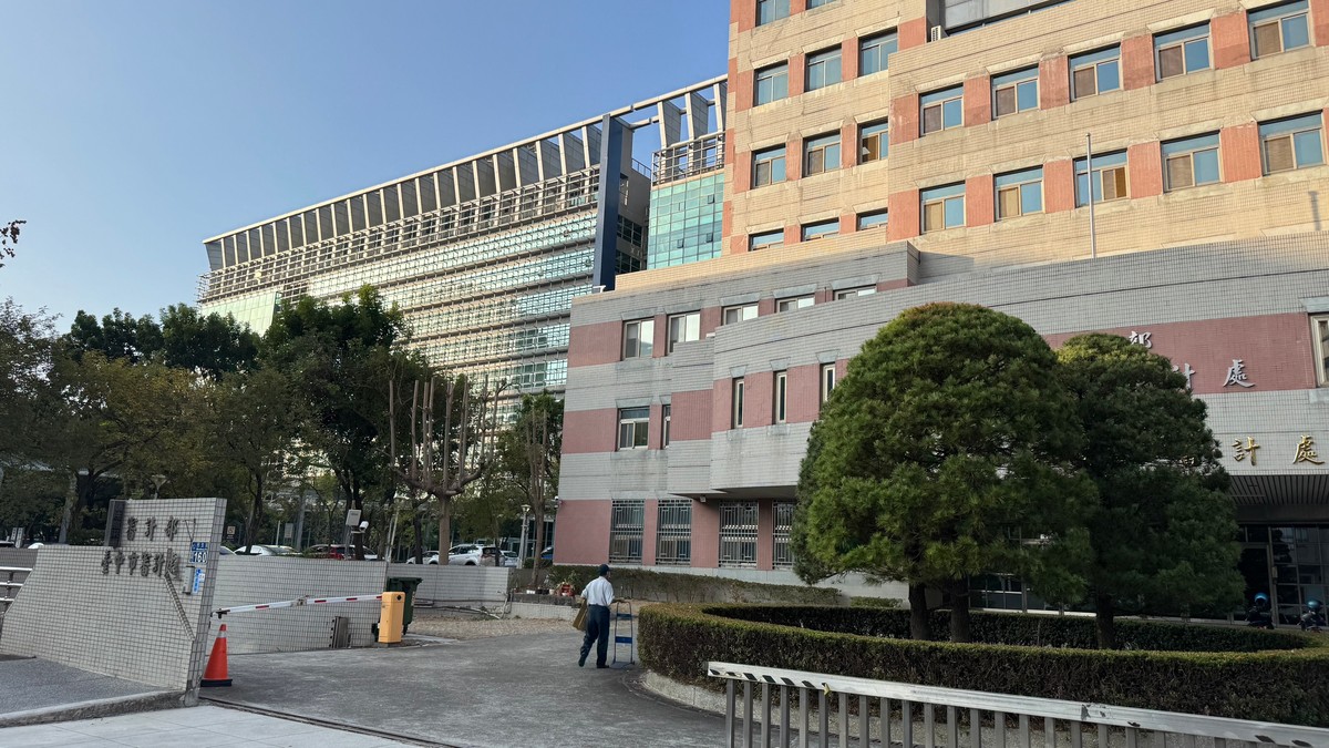 房市稅收「一紅兩黑」藏玄機？7月房地合一稅又翻黑、土增稅續探底 財政部只說契稅好 卻不敢提的兩個數字