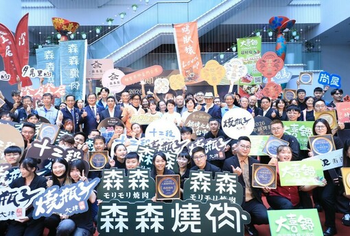 台中人有多愛鍋烤？四年店家增近2,000家、營業額暴增297億！盧秀燕：三步一鍋、五步一烤不是講假的