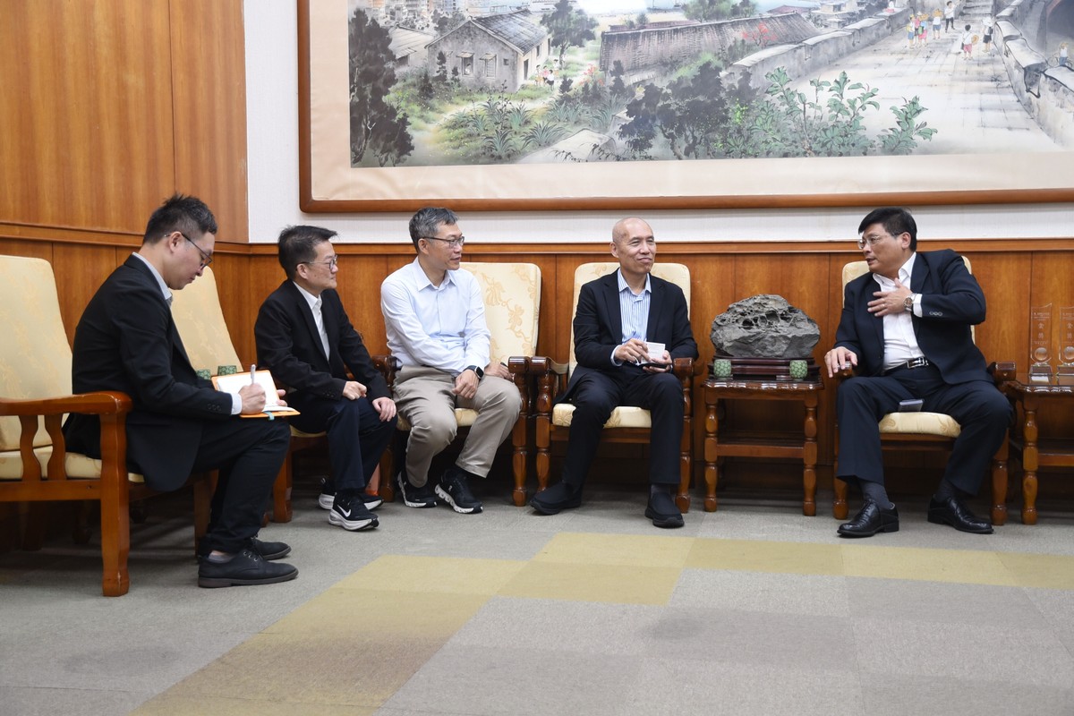 澎湖輪拚秋冬觀光！台航董座魏健宏拜會縣府 推台南安平航線、學生優惠、海味便當