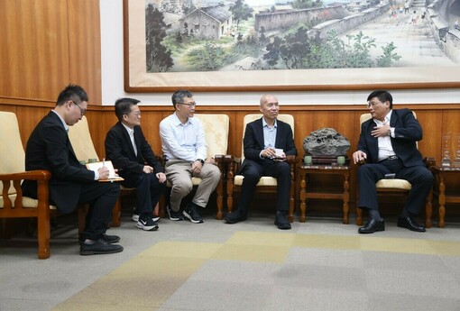 澎湖輪拚秋冬觀光！台航董座魏健宏拜會縣府 推台南安平航線、學生優惠、海味便當
