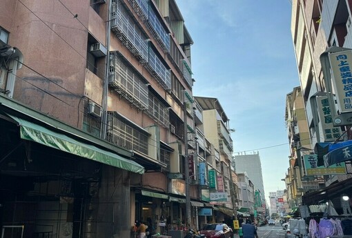 公寓頂樓加蓋24坪鐵皮屋近30年 新鄰居一狀告上法院 法官判拆 不當得利3491元?