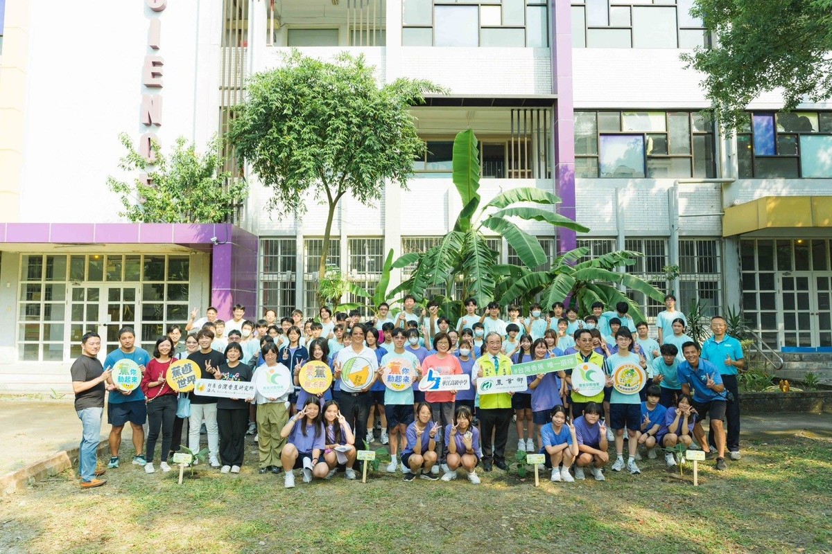 華江高中把香蕉搬進體育課！17種蕉類打造都市「戶外香蕉教室」