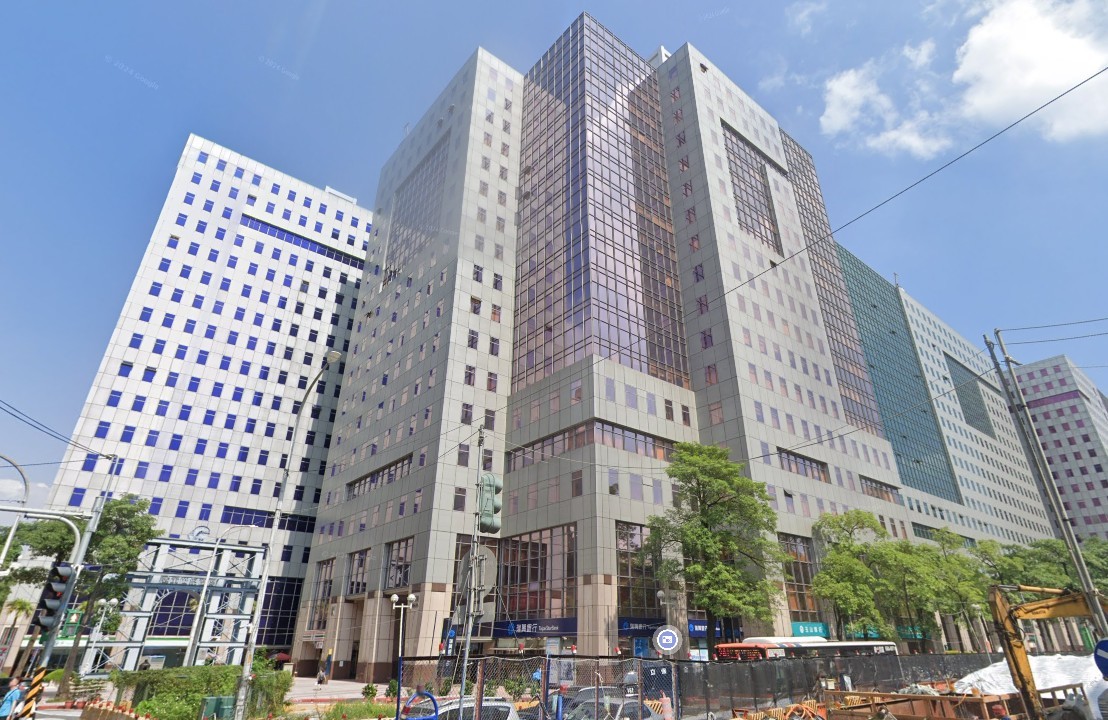 中和商辦「世紀廣場AOC」頂樓戶轉手，7年半賺1.26億！