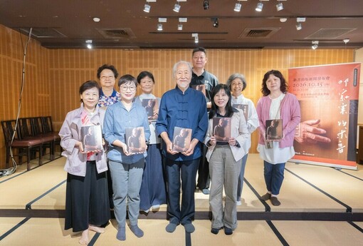 半世紀斲琴人生寫成一本書！《叩寂寞，以求音》出版　記錄林立正守藝50多年