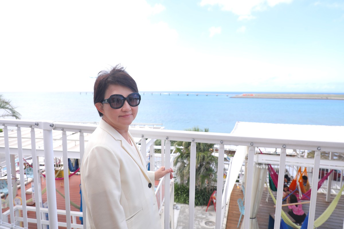 台中麗水漁港要變「愛琴海」！盧秀燕赴沖繩取經　參考瀨長島藍白建築打造海線新景點
