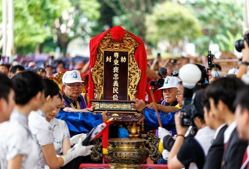 睽違7年重返客家主題公園！臺北客家義民嘉年華不畏颱風 蔣萬安率千人挑擔展現「硬頸精神」