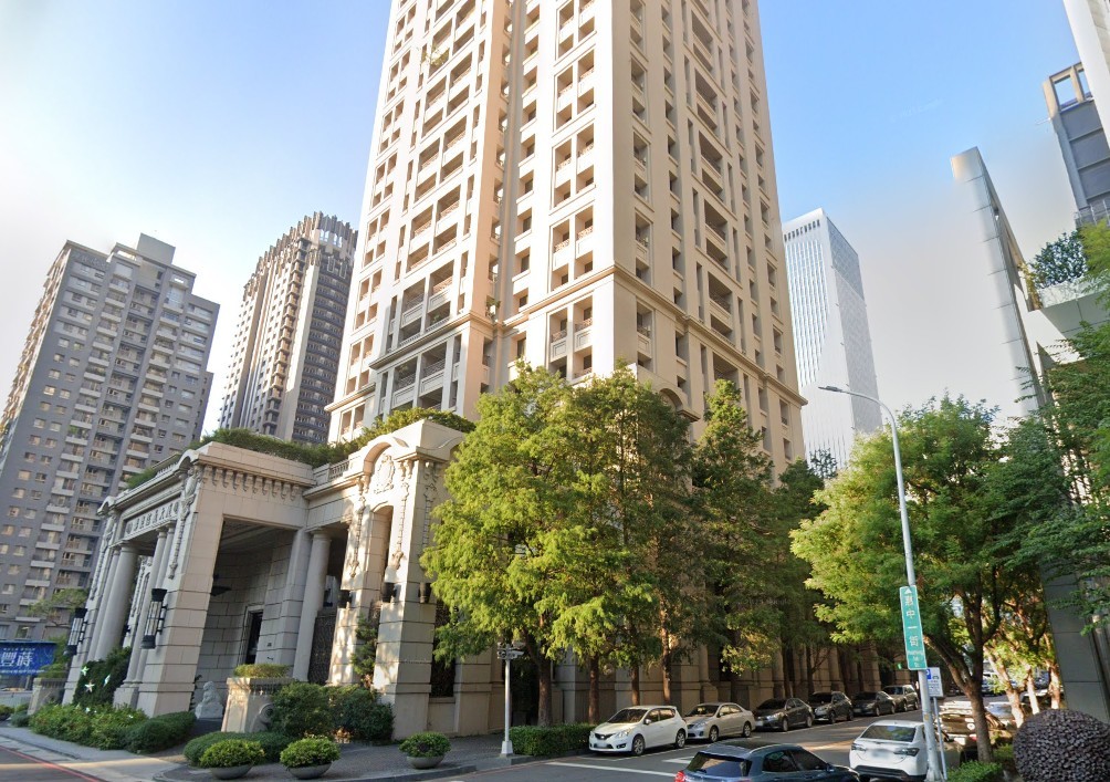 建商補助臨路住戶裝冷氣架，社區內住戶有意見，該怎麼看？