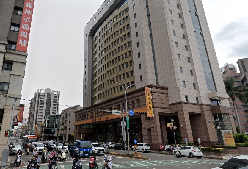 三月簽約四月送貸被卡？銀行老手教你破解「滿水位」危機！