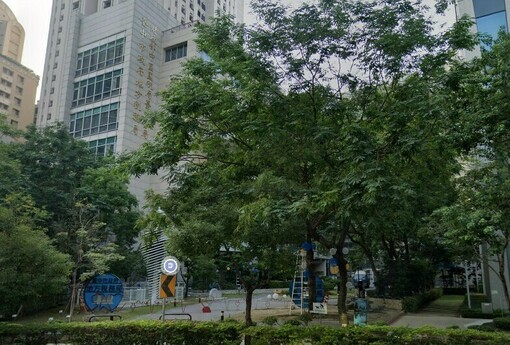 我有三間房：夫妻跟未成年子女個別設籍也能享房屋稅自用優惠嗎?
