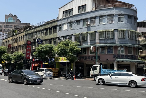 【買房難題】同重劃區「邊緣戶vs.核心區」怎麼選？網友吵翻：便宜200萬但鄰居是鐵皮屋，你會賭嗎？