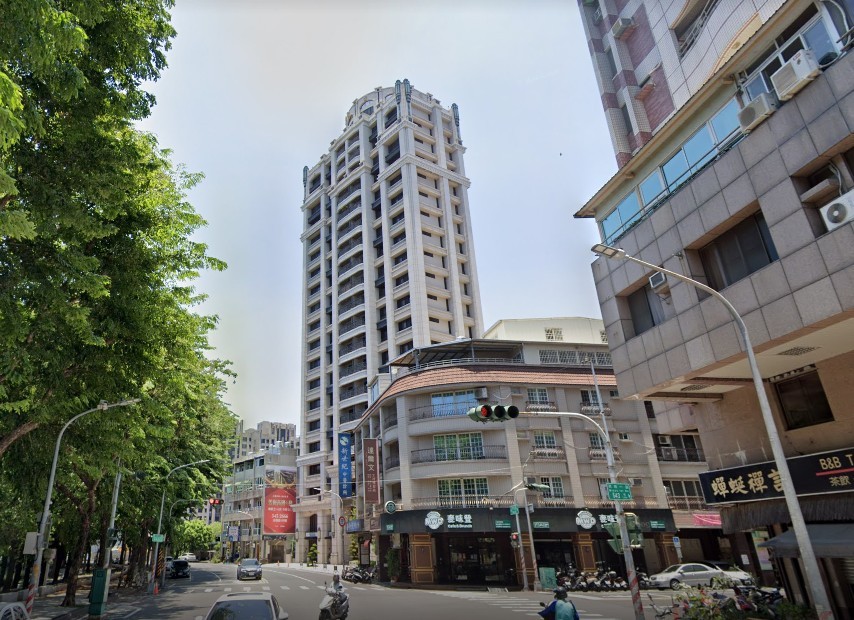 「河堤社區」憑什麼被稱高雄小天母？內行揭3大關鍵：20年屋漲破3字頭，這建案最搶手！