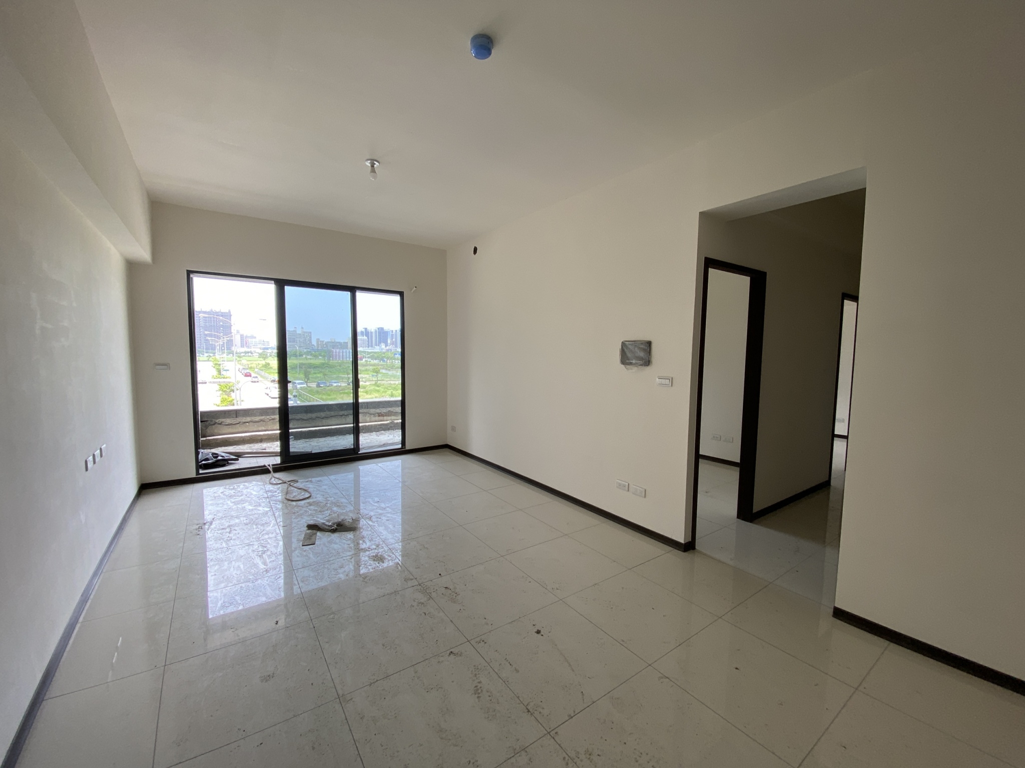 「中古屋壁癌+裂縫...房仲說『補漆就好』！專家打臉：買了恐噴20萬修繕費」