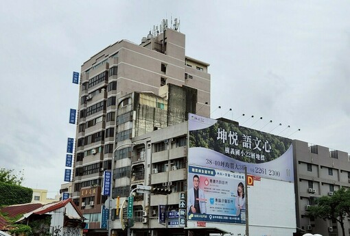 頂樓基地台是購屋毒藥還是撿漏機會？專家解析健康疑慮與議價策略