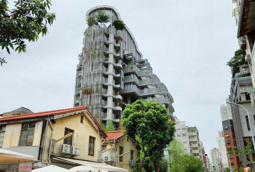 「我46歲睡倉庫存錢買房，現在卻決定賣房租房—一位小老闆的逆向房產觀」