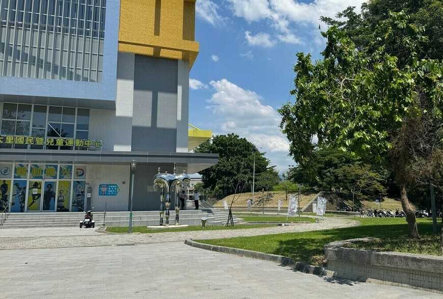 預售屋延遲交屋2年，建商執照沒下來卻逼對保！律師教你「3招反制」避免錢屋兩失