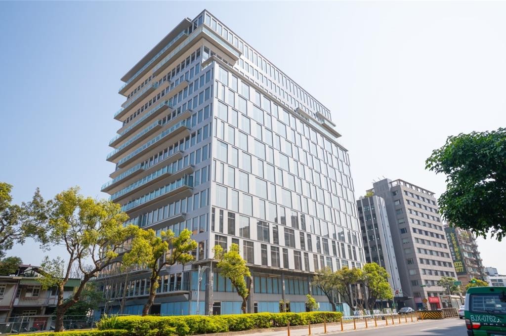 【松山機場門戶再造】鑽石級綠建築都更案竣工 創文資跨區保存典範