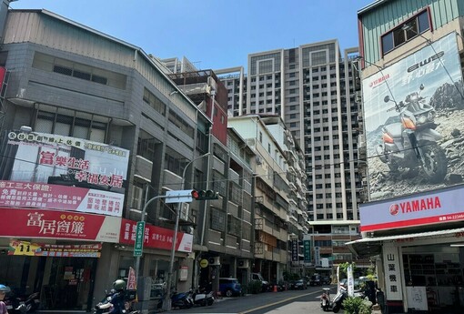 為什麼許多房仲售屋廣告不寫屋齡，問也不清楚回答，這樣算廣告不實嗎？