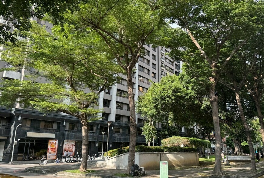 建商轉型潮！從「賣房」到「養房」 商用不動產成新金雞母 