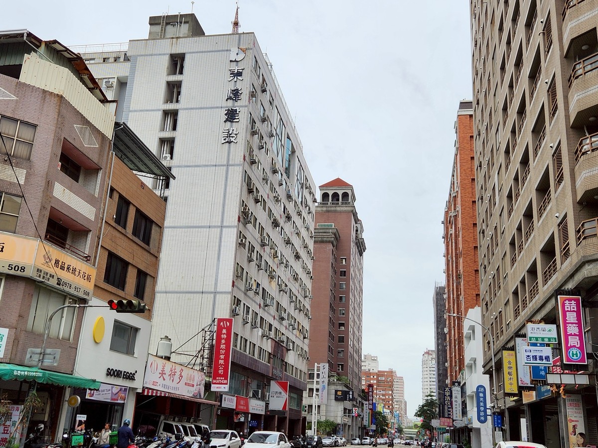 免仲介費真的划算嗎？專業房仲vs.省錢房仲，實測哪種讓你多賺100萬？