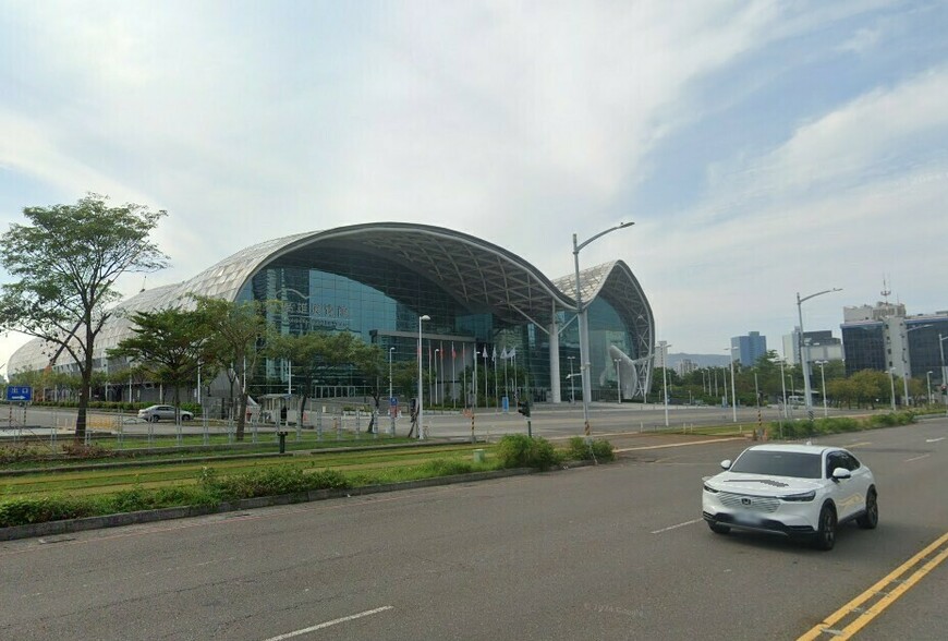 高雄亞灣黃金三角成形！858億「特貿三」都更啟動 安藤忠雄操刀全球首座光影美術館商辦豪宅