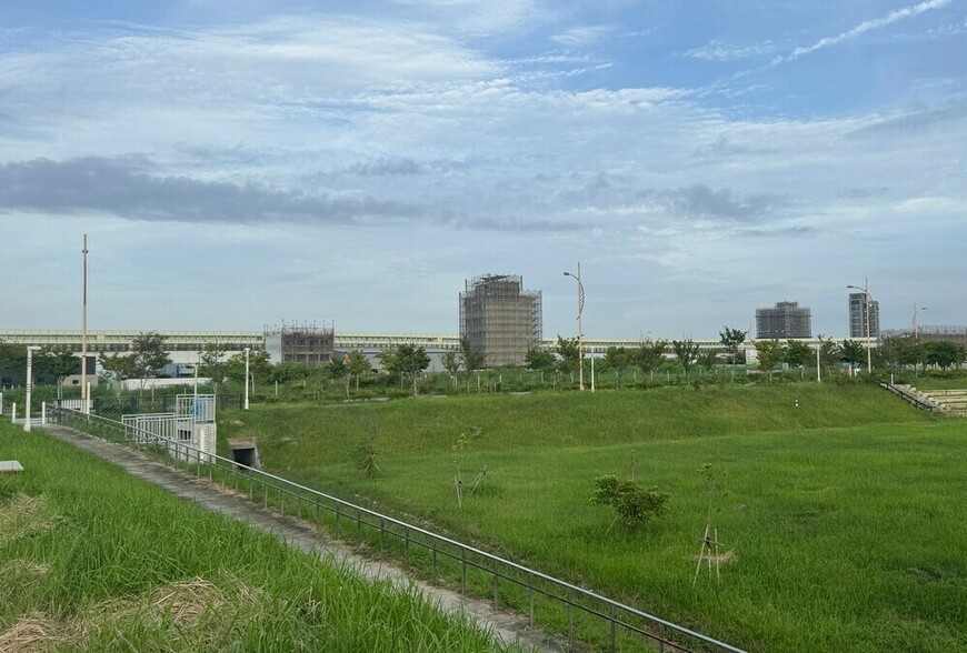 高鐵特區驚現「腰斬價」成交 自住客趁勢抄底 專家警告：這類產品別碰！