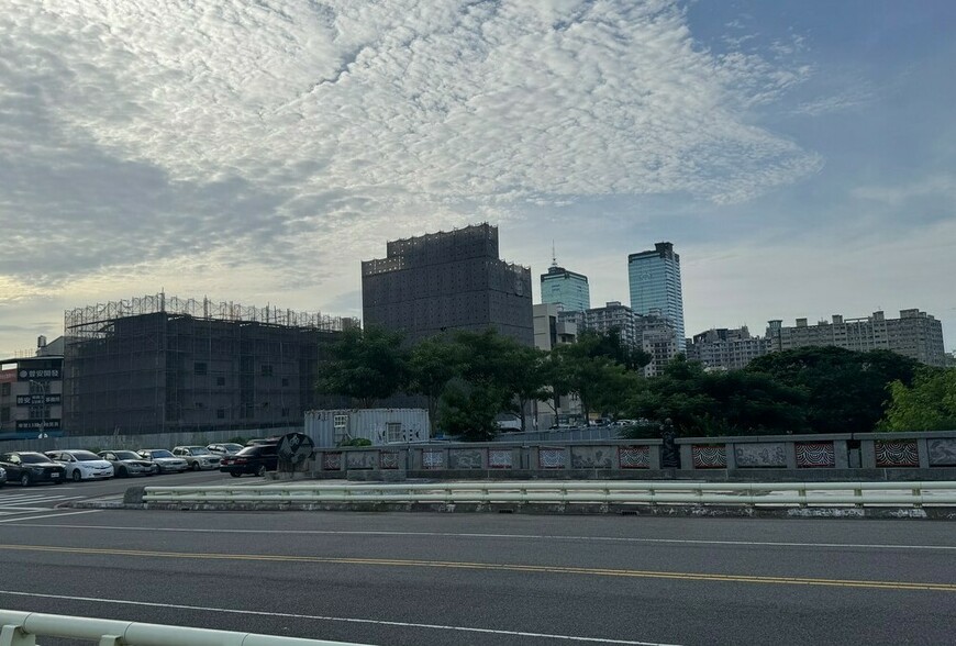 房市七月天 央行打房一年後：建商讓價、交易急凍、金融風險浮現