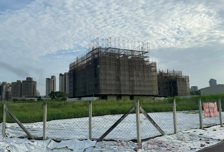 建築產業警訊蔓延 中小型建案資金斷鏈恐掀金融危機