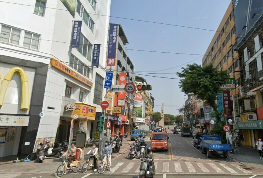 逢甲商圈爆倒店潮！20間店面空租 住宅卻衝破40萬天價 專家揭『商圈震盪』內幕