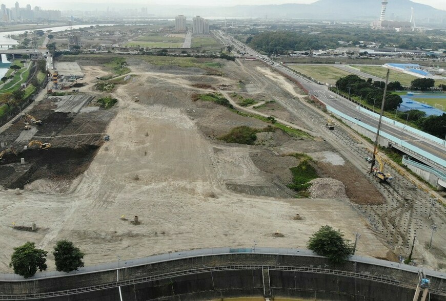 黃仁勳閃電訪台 北士科總部案轉向「新壽建後轉移」模式