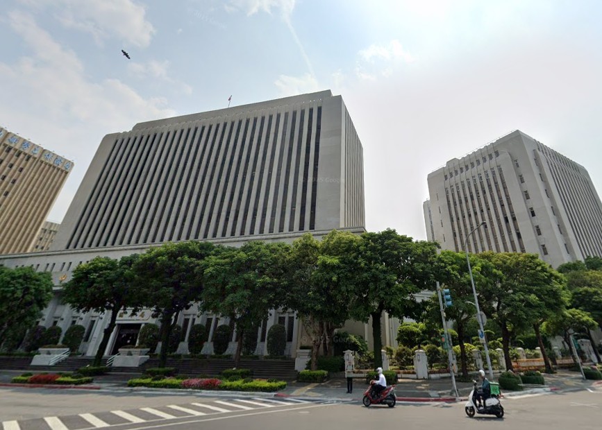 房貸額度緊縮真相 央行管制讓銀行寧可低利借政府，也不願放貸給老百姓？