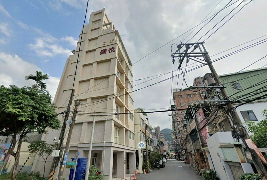 建商資金斷鏈風暴來襲！土城捷運站黃金店面遭法拍，162萬欠稅壓垮建商