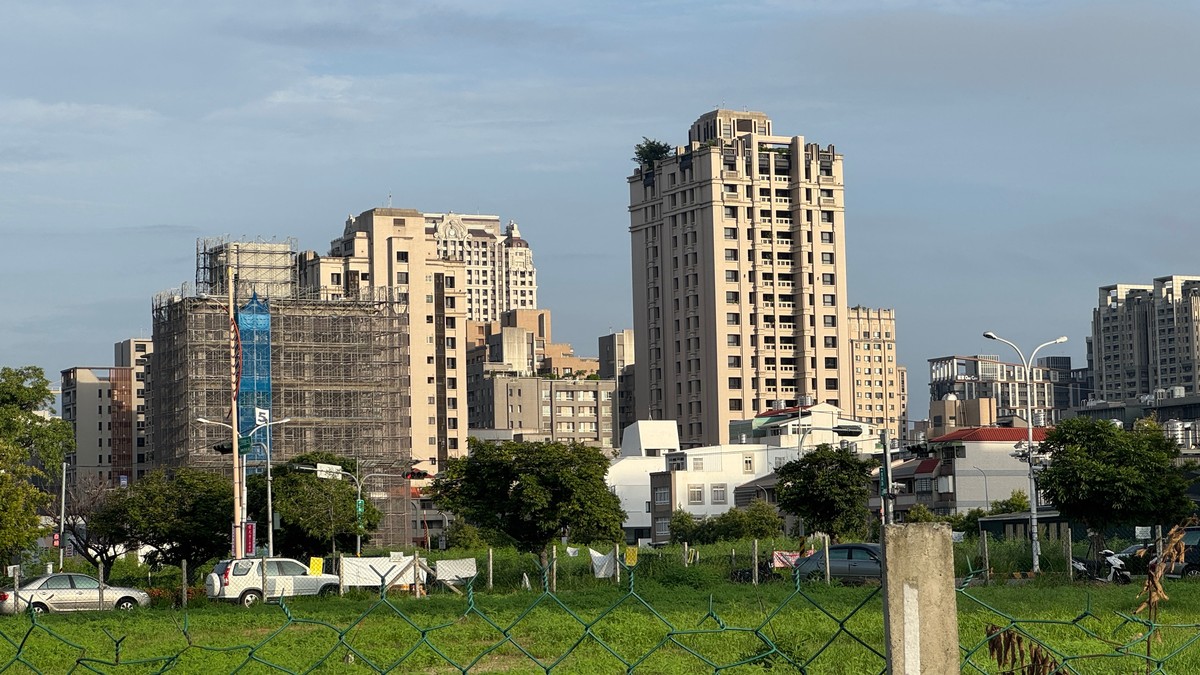 房市爆26%驚人跌幅！13萬戶慘套牢 建商驚現「死亡交叉」危機
