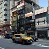天降1000萬該買隔壁嗎？打包老公寓變「迷你地主」，真能1+1>2？