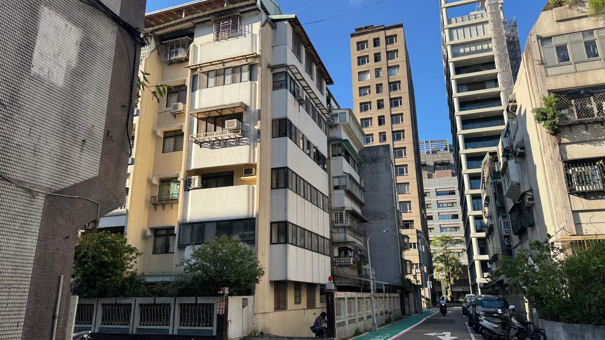 年收600萬、資產1.5億問「台北住哪」 賣厝阿明怒批：實力幻想文滿天飛