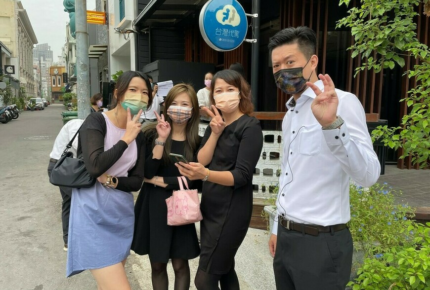 直營VS加盟房仲生死鬥！內行揭密1%服務費差價背後的驚人真相