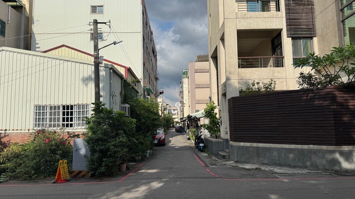 小夫妻年薪150萬、存款200萬，想買1200萬的郊區房，會不會太冒險？