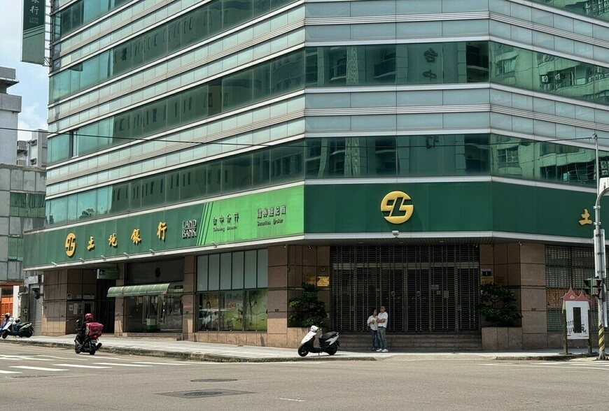 換屋族窒息》18個月寬限期也難救！賣不掉舊屋、貸不進新房的雙殺困局