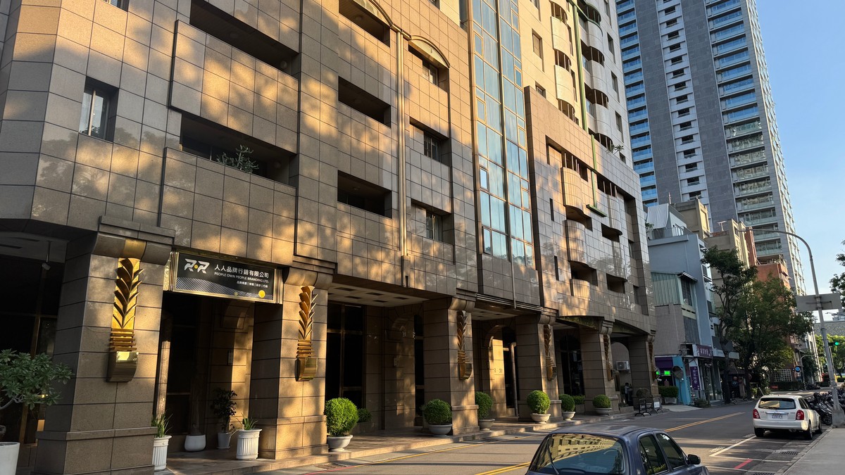 一句「八千起跳」的傲慢：房市冷了，代銷的態度卻還在熱？| M傳媒