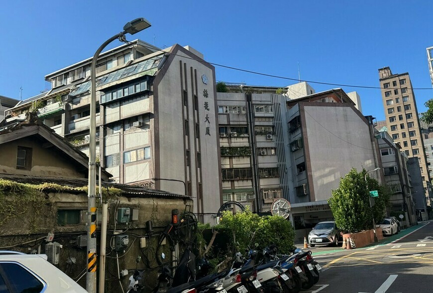 立面太陽光電登場！內政部推彩繪光電板 助建築近零碳轉型 | M傳媒